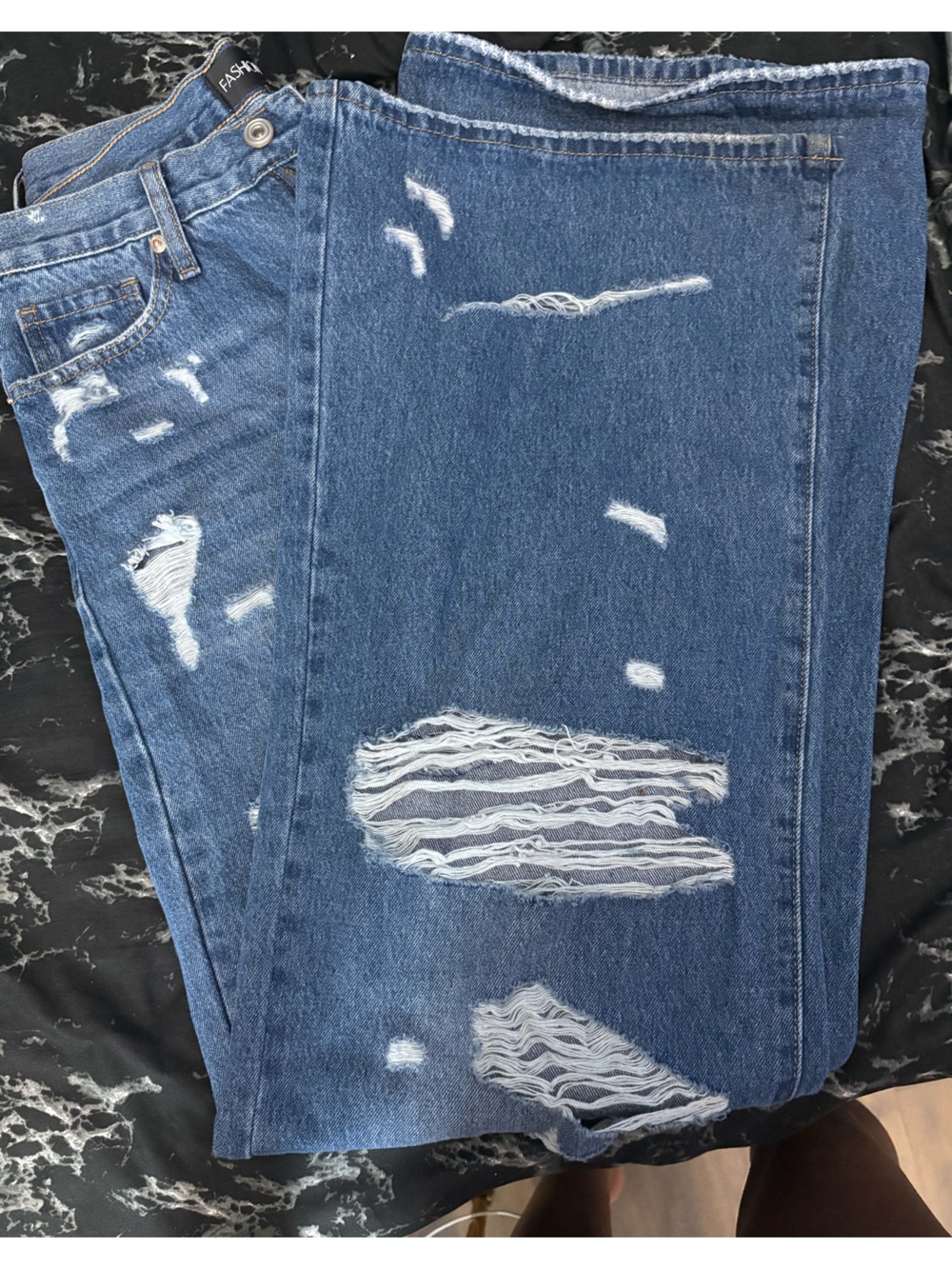 Fashion nova ripped baggy jeans